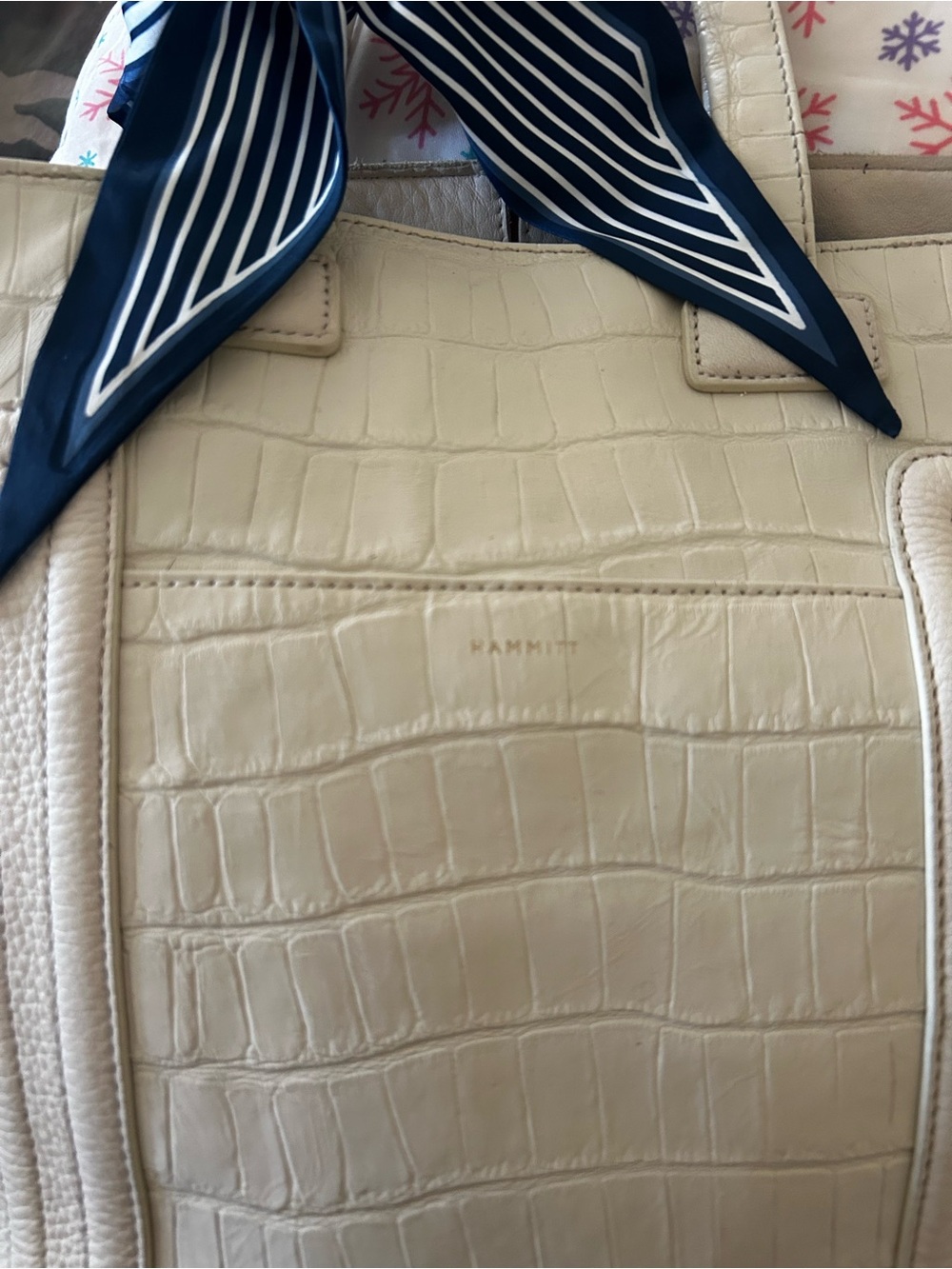 Hammitt🦄🦄 summer white Croc-Embossed Tote with Navy Scarf with beautiful wallet